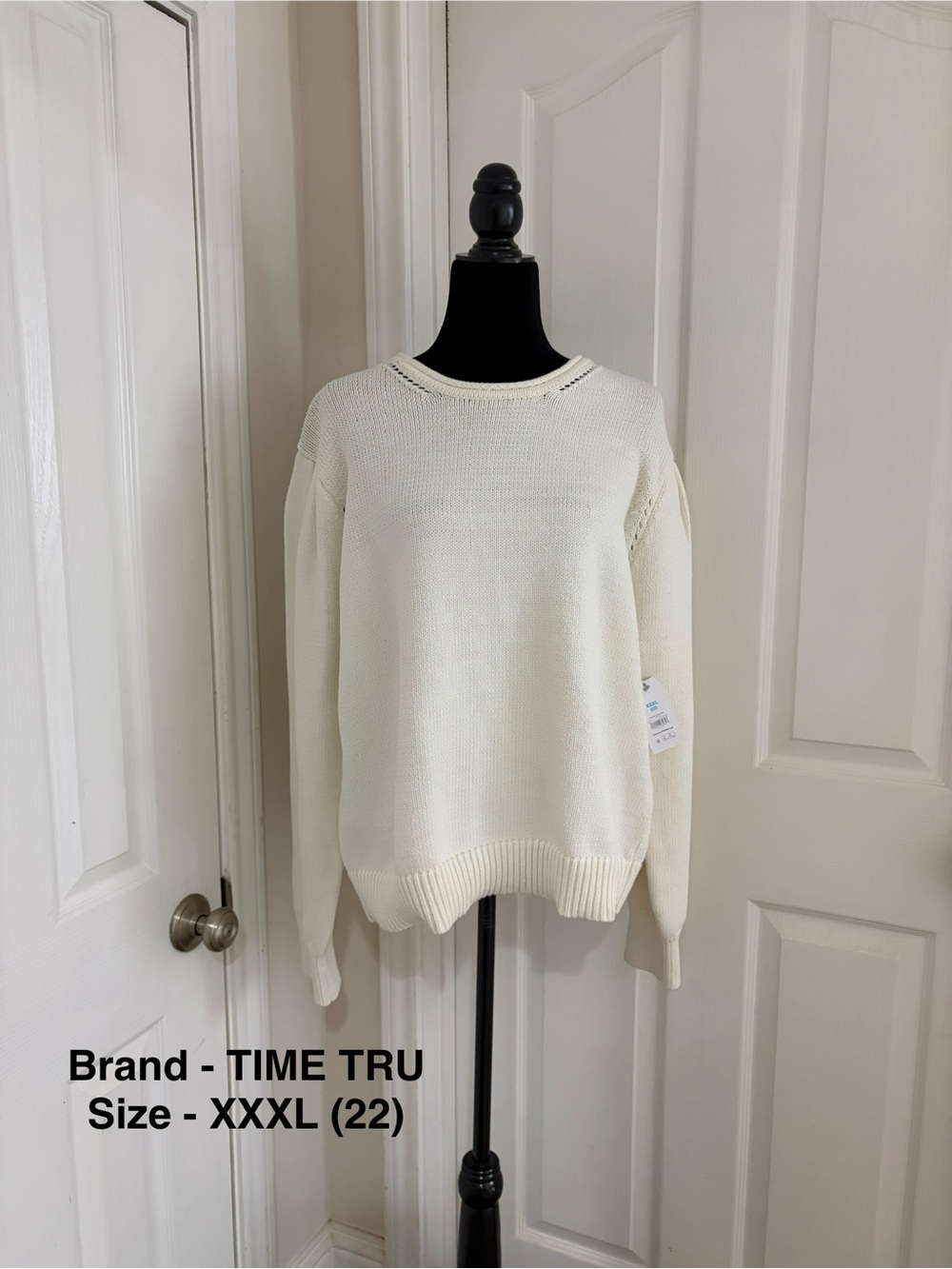 Time and Tru Off-White Crewneck Sweater